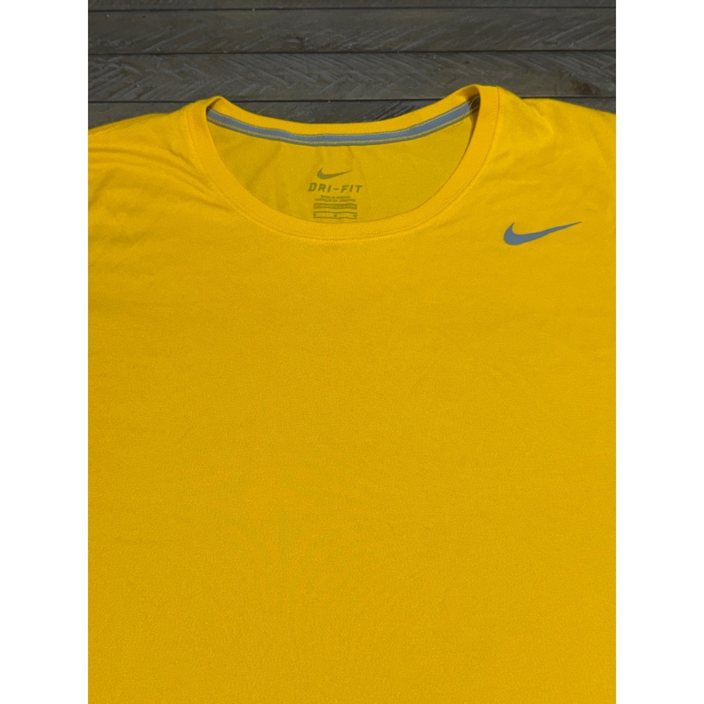 Nike Dri-FIT T-Shirt Mens Medium Yellow Short Sleeve Swoosh Preloved - Picture 3 of 6